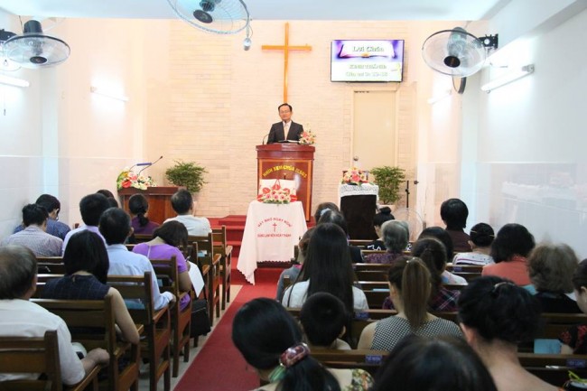 MSNC Trần Huỳnh Quốc Việt chia sẻ lời Chúa tại HT Bình Thới